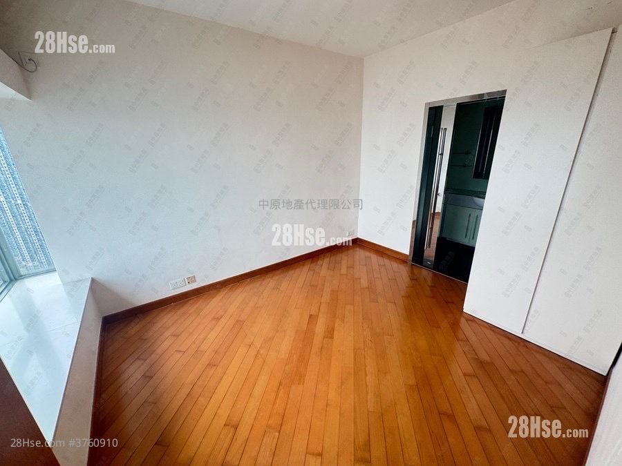 Coastal Skyline Sell 4 Bedrooms 911 ft²