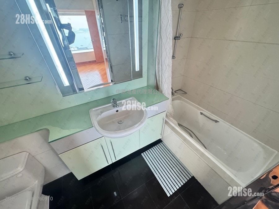 Coastal Skyline Sell 4 Bedrooms 911 ft²