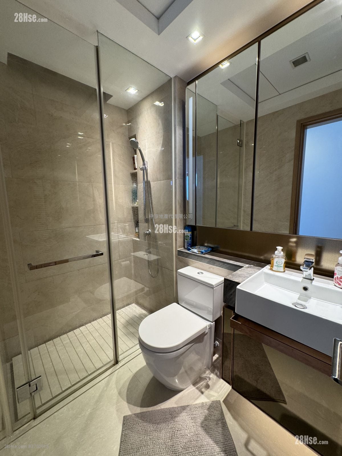 Century Link Sell 3 Bedrooms 641 ft²