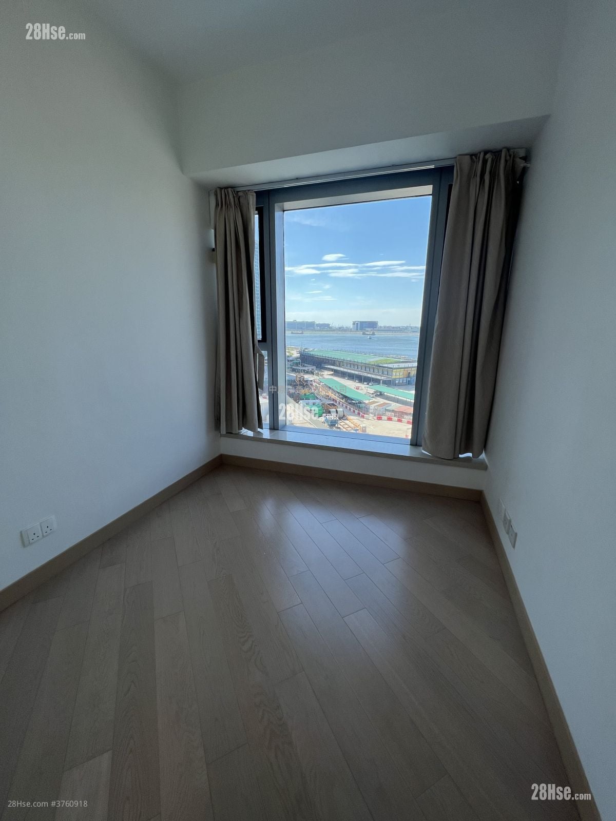 Century Link Sell 3 Bedrooms 641 ft²