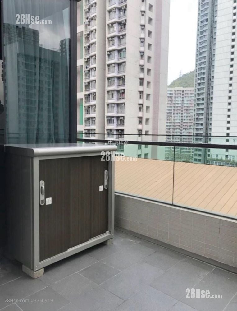 Edition 178 Sell Studio 251 ft²