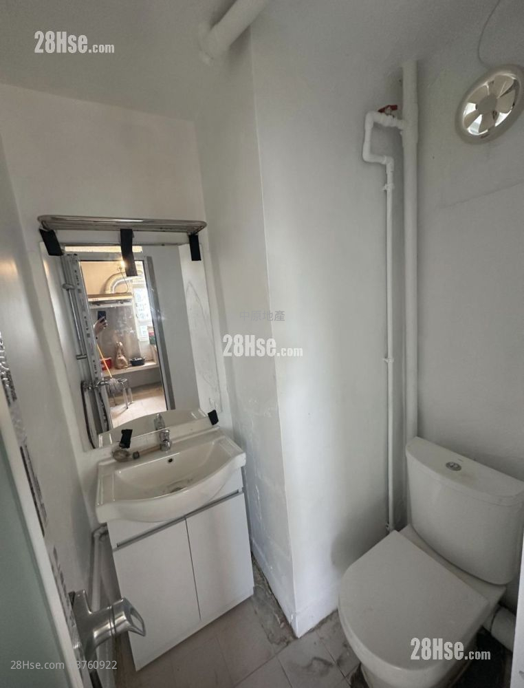 Ching Shing Court Sell 2 Bedrooms 381 ft²