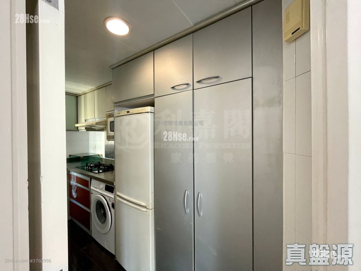 Tseung Kwan O Plaza Sell 2 Bedrooms , 1 Bathroom 441 ft²