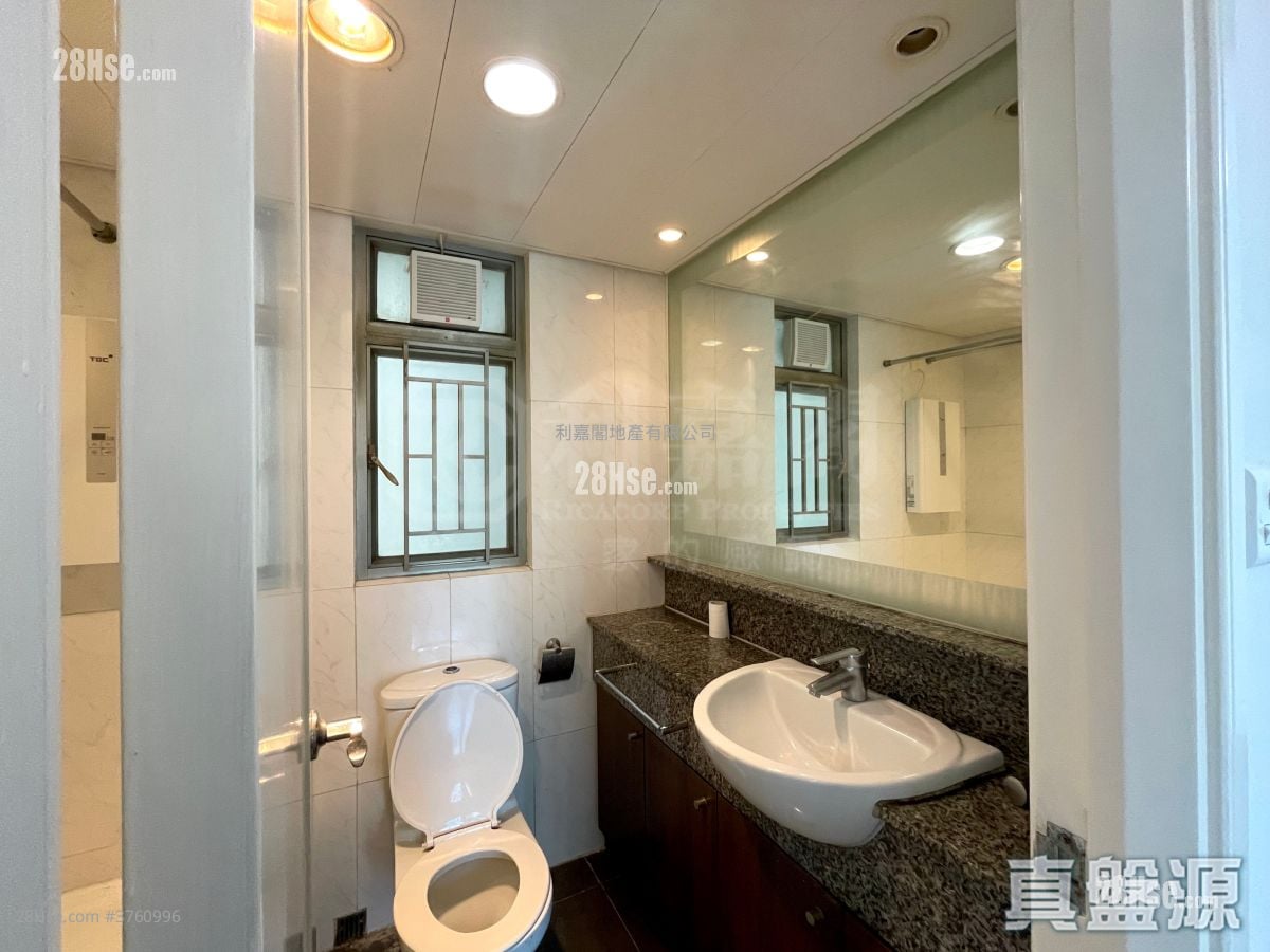 Tseung Kwan O Plaza Sell 2 Bedrooms , 1 Bathroom 441 ft²