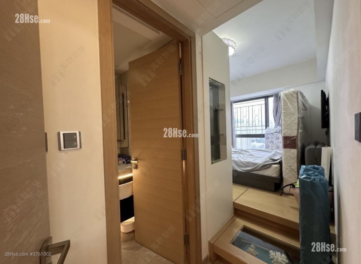 主人房: 迎海 售盘 3 房 , 2 浴室 799 平方尺