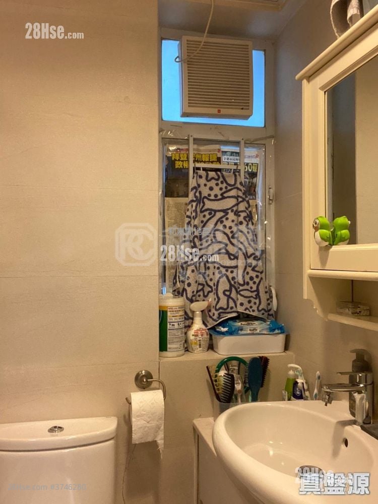 Kwong Chiu Terrace Sell 2 Bedrooms 550 ft²