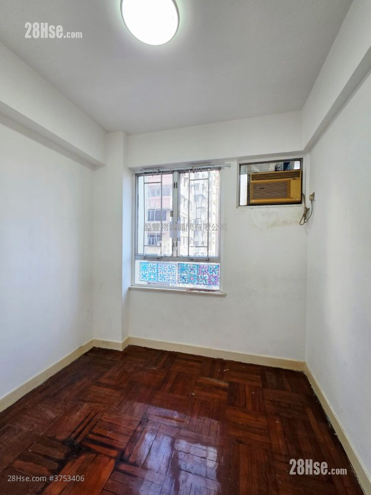 睡房 2: 駱克大廈 售盤 2 房 , 1 浴室 552 平方呎