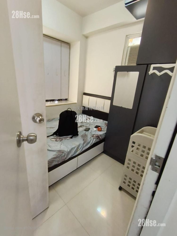 Chuen Fai Centre Sell 2 Bedrooms , 1 Bathroom 295 ft²