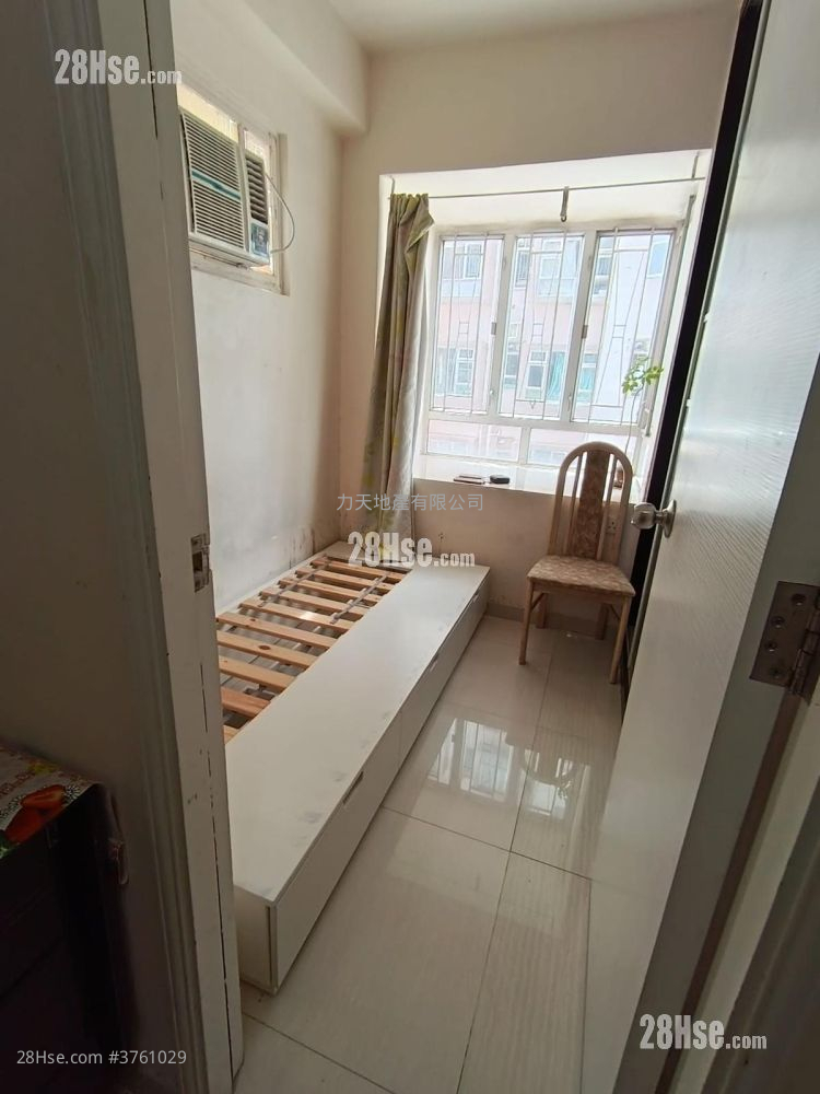Chuen Fai Centre Sell 2 Bedrooms , 1 Bathroom 295 ft²