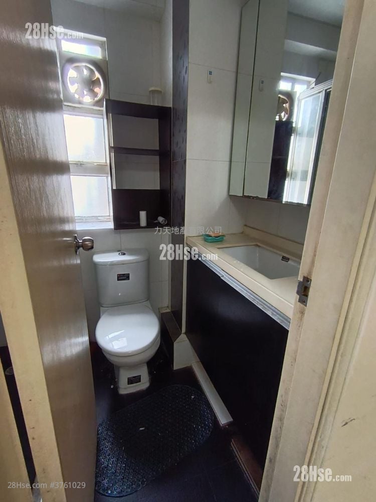 Chuen Fai Centre Sell 2 Bedrooms , 1 Bathroom 295 ft²