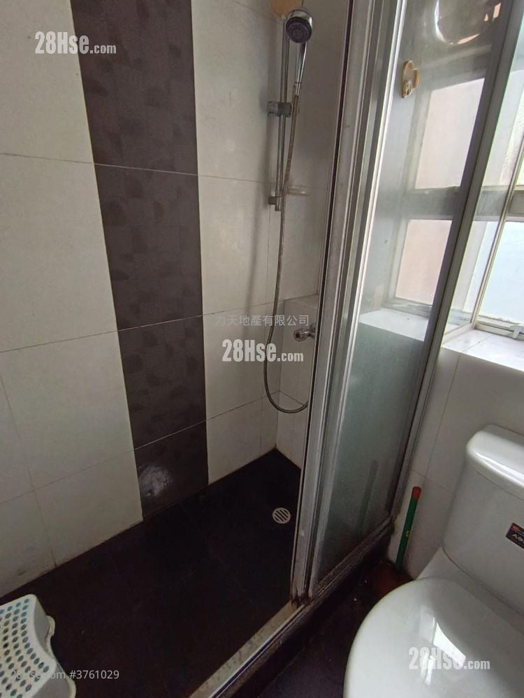 Chuen Fai Centre Sell 2 Bedrooms , 1 Bathroom 295 ft²
