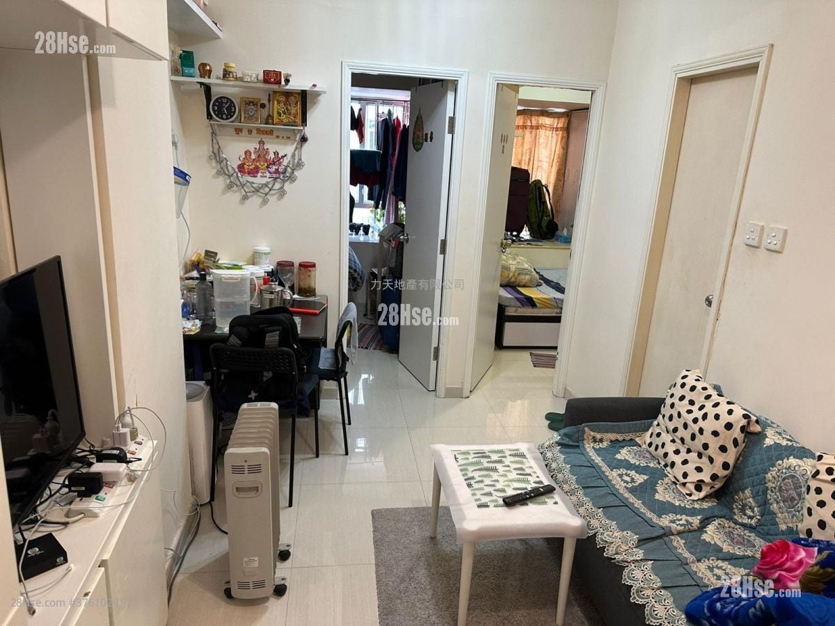 Chuen Fai Centre Sell 2 Bedrooms , 1 Bathroom 295 ft²