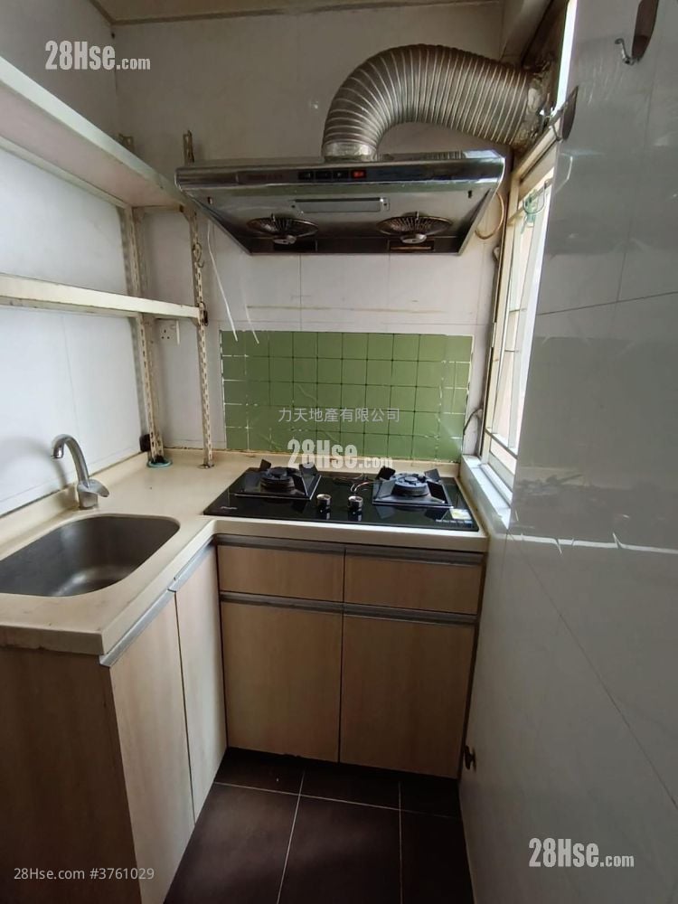 Chuen Fai Centre Sell 2 Bedrooms , 1 Bathroom 295 ft²