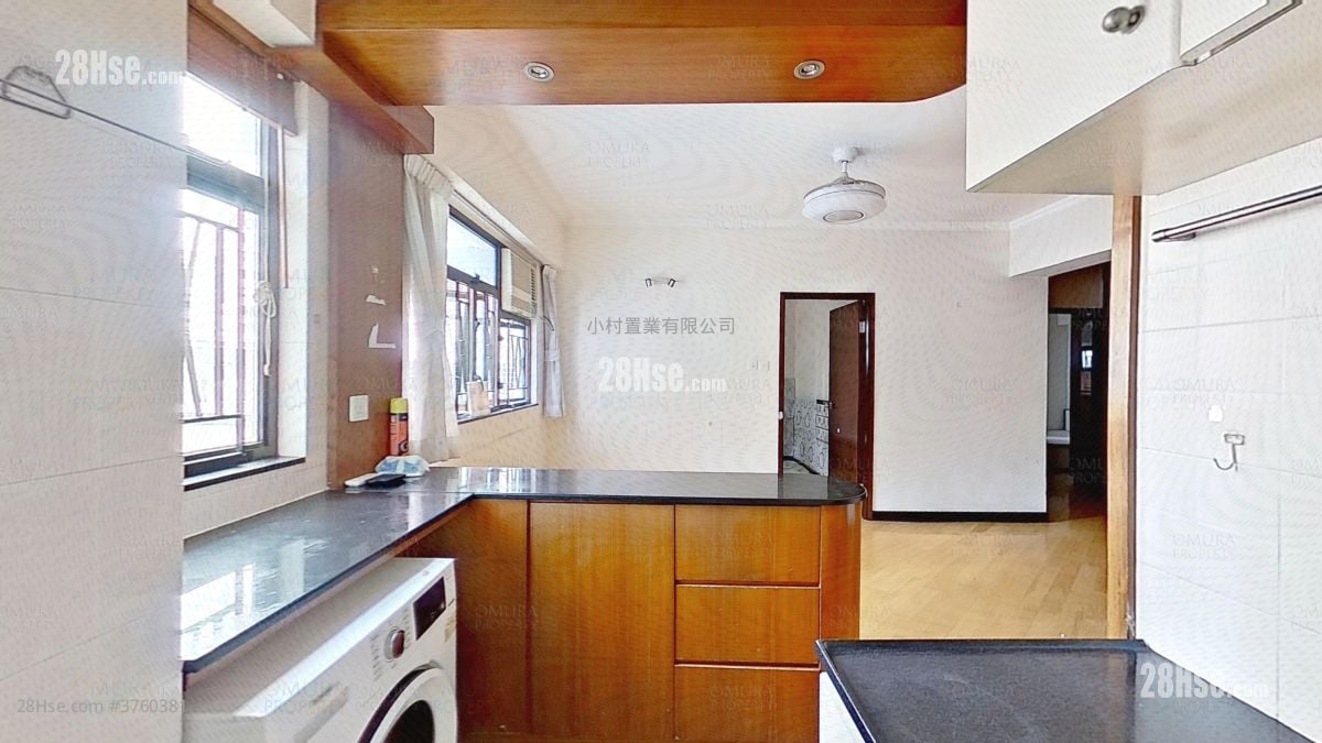 kitchen: Yue King Building Sell 2 Bedrooms , 1 Bathroom 580 ft²