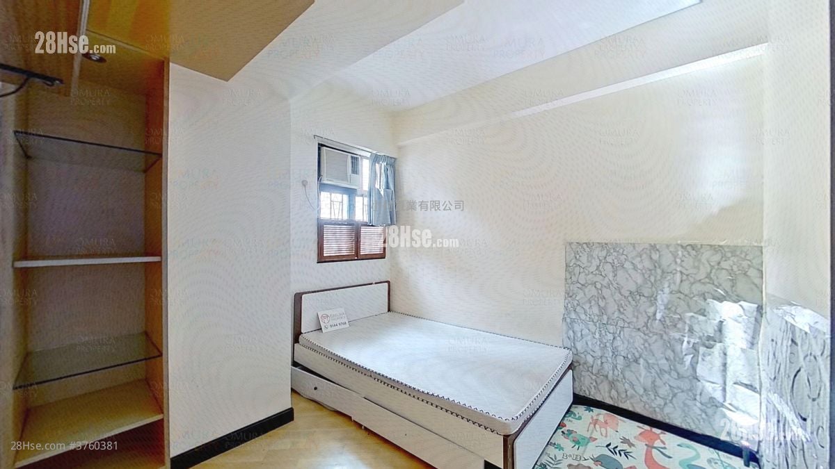 master room: Yue King Building Sell 2 Bedrooms , 1 Bathroom 580 ft²