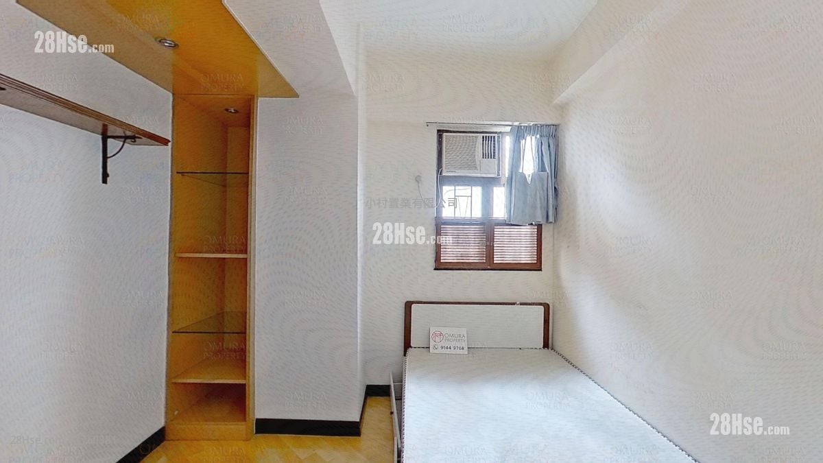 master room: Yue King Building Sell 2 Bedrooms , 1 Bathroom 580 ft²