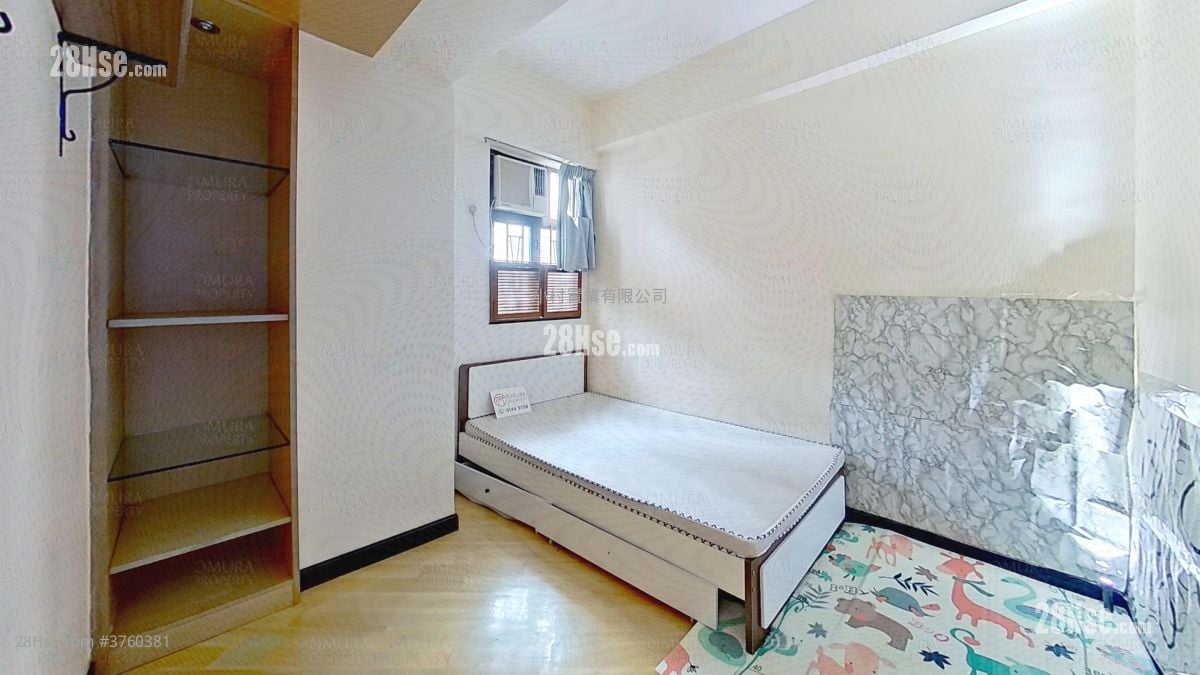 master room: Yue King Building Sell 2 Bedrooms , 1 Bathroom 580 ft²