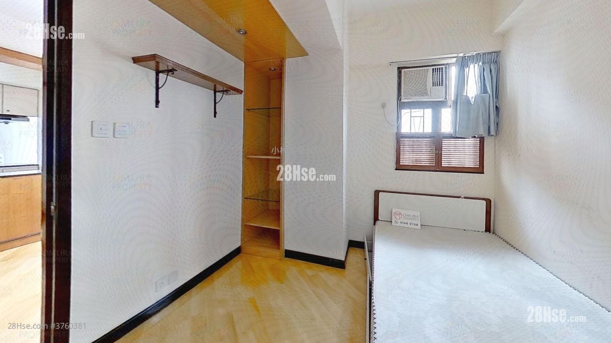 Yue King Building Sell 2 Bedrooms , 1 Bathroom 580 ft²