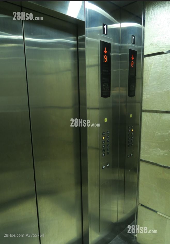 荣吉工业大厦 租盘 100 平方尺