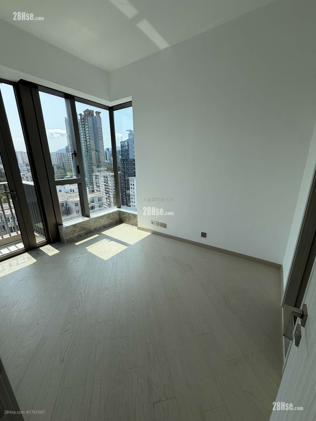 名钻 售盘 3 房 , 2 浴室 819 平方尺