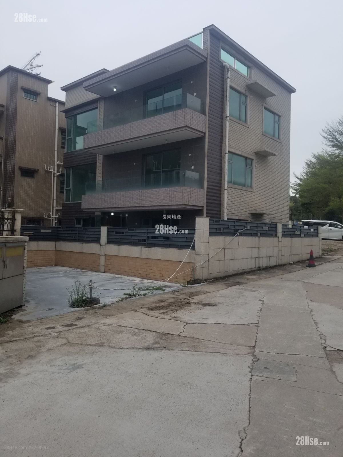 村屋 售盘 2,100 平方尺