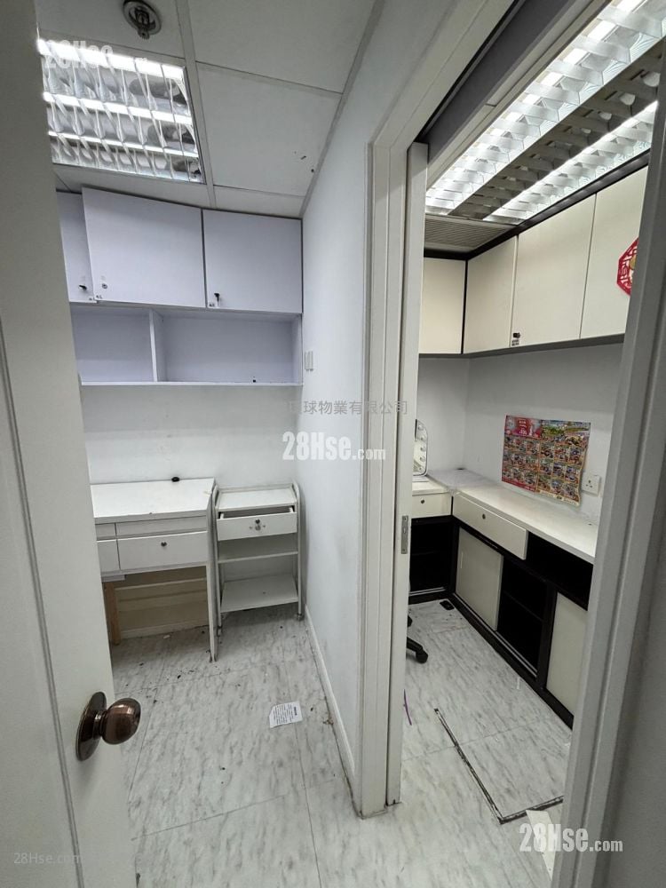 Hollywood Plaza Rental