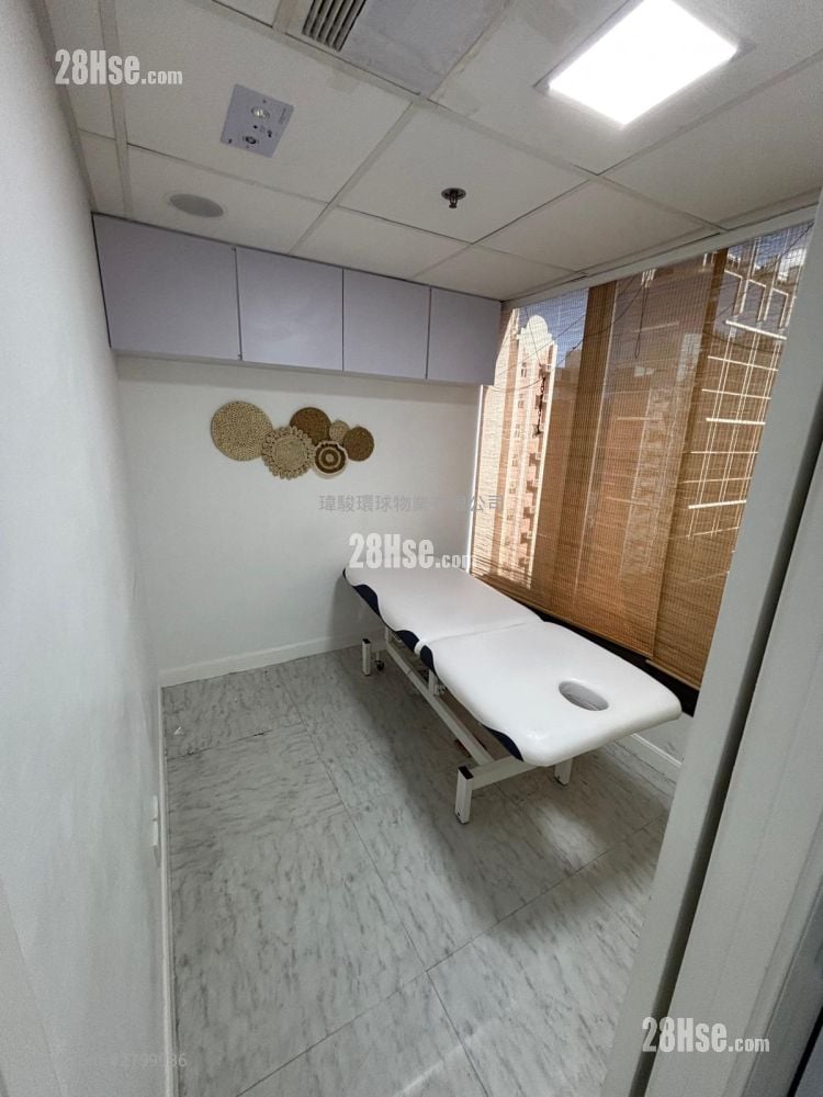 Hollywood Plaza Rental