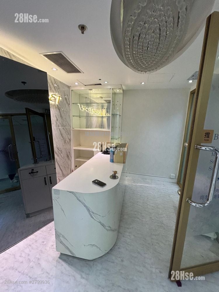 Hollywood Plaza Rental