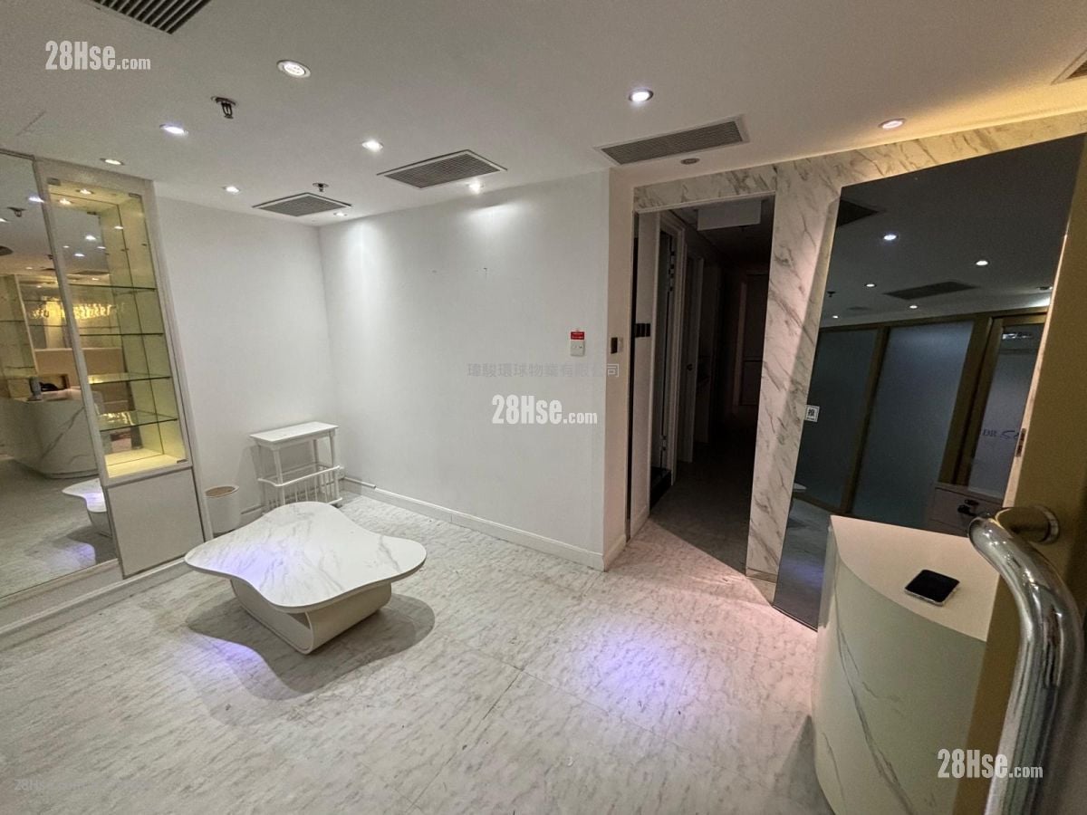 Hollywood Plaza Rental