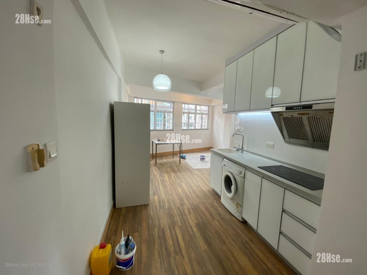 416-418 Queen's Road West Sell 326 ft²