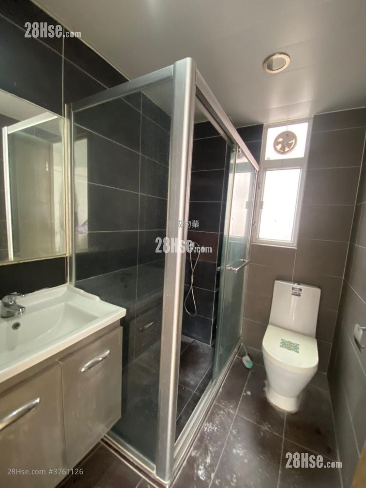 416-418 Queen's Road West Sell 326 ft²