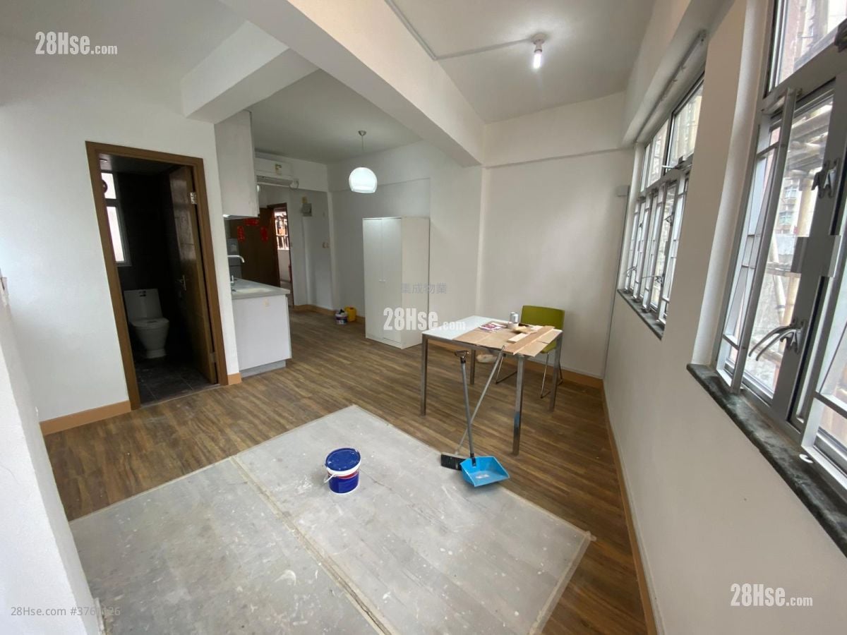 416-418 Queen's Road West Sell 326 ft²