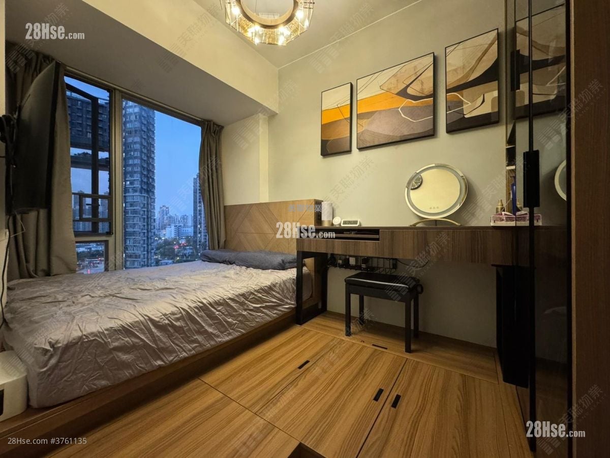 The Reach Sell 2 Bedrooms , 1 Bathroom 355 ft²