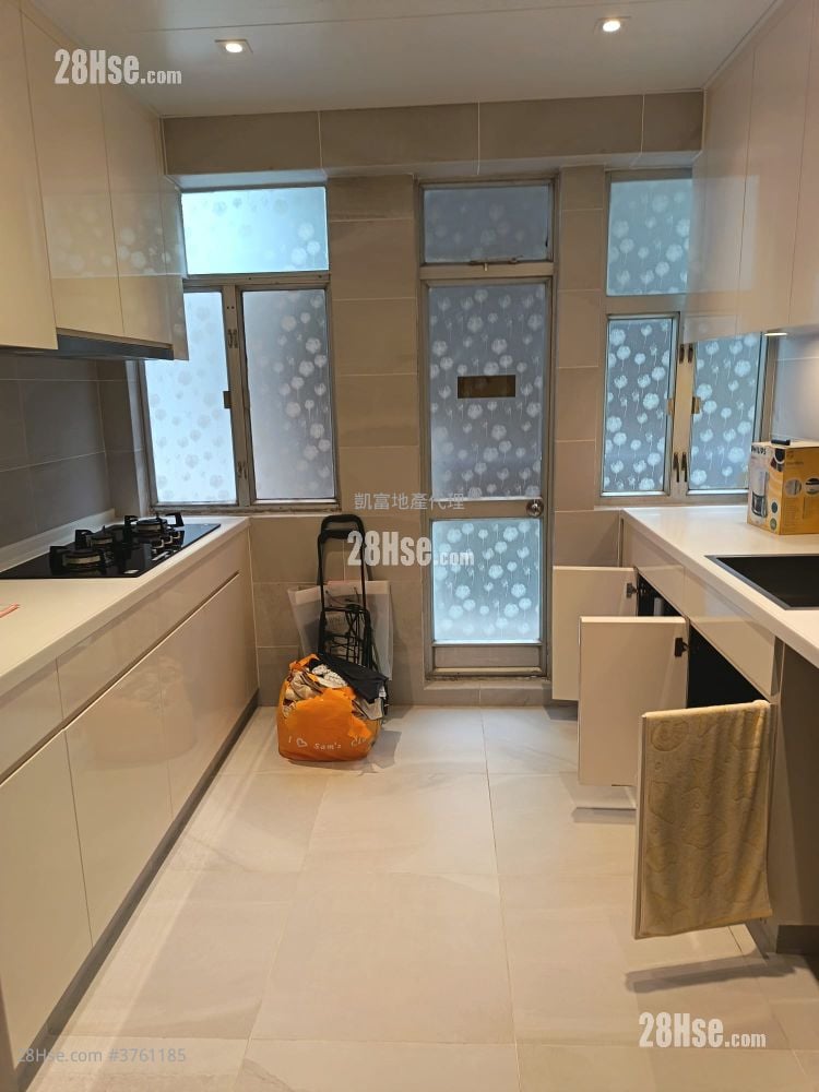 Dragon Court Sell 2 Bedrooms , 1 Bathroom 1,143 ft²