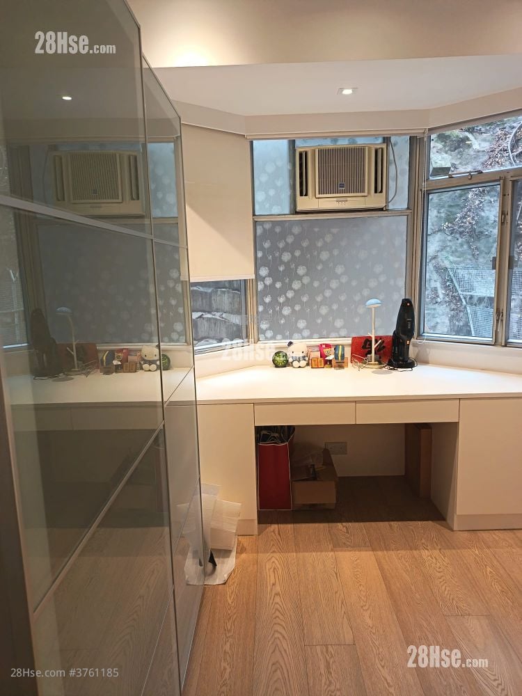 Dragon Court Sell 2 Bedrooms , 1 Bathroom 1,143 ft²