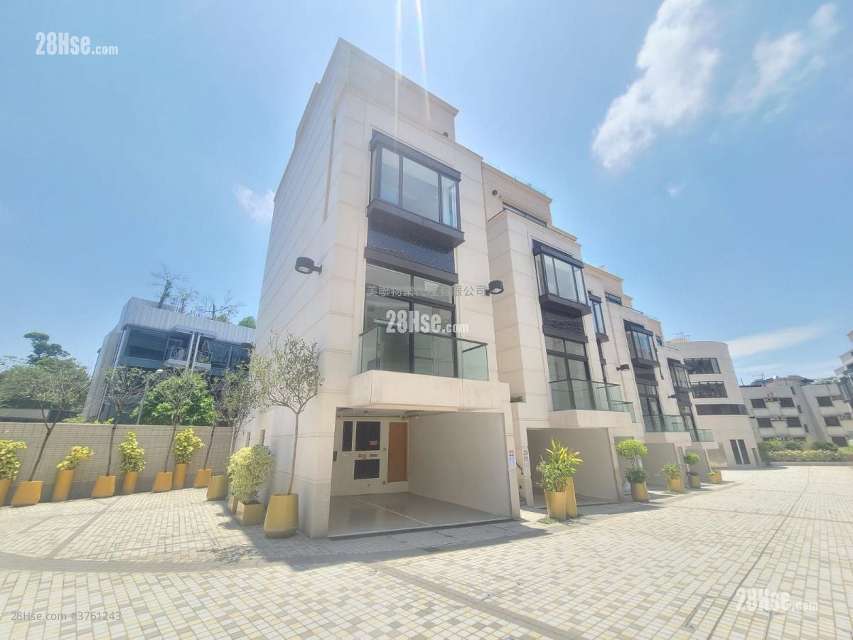 Manor Parc Sell 4 Bedrooms , 5+ Bathrooms 1,805 ft²