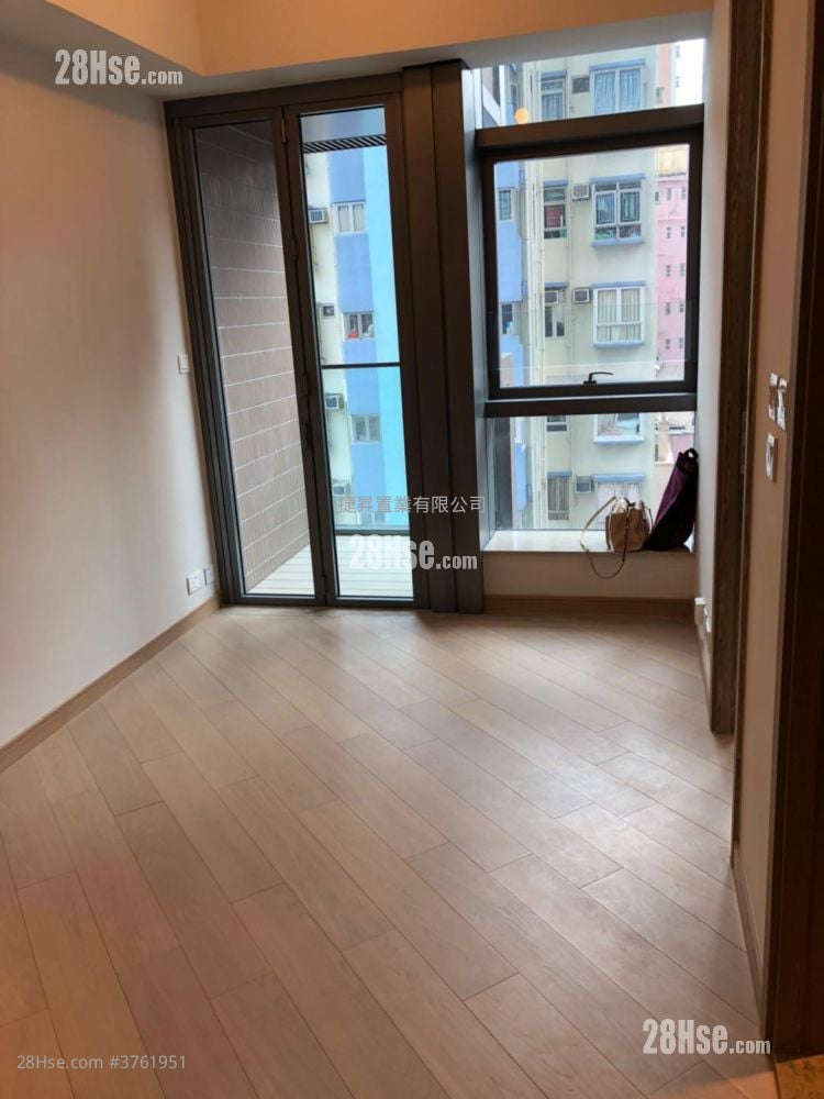 The Zutten Sell 1 Bedroom , 1 Bathroom 271 ft²