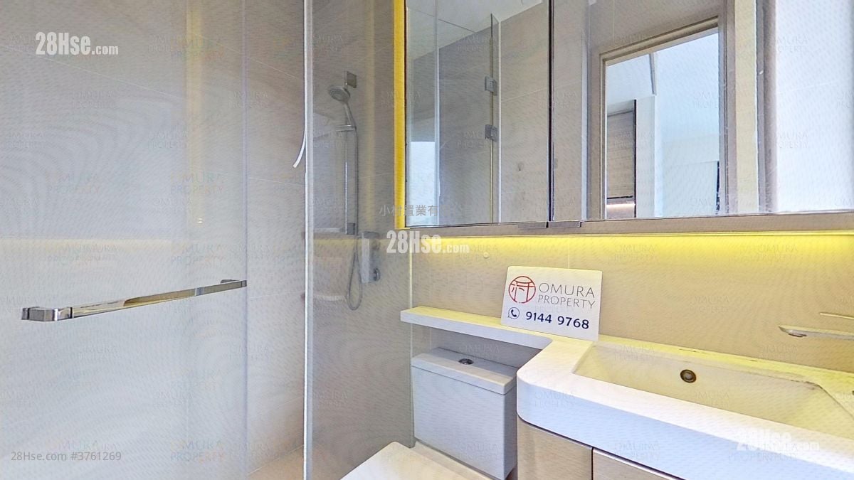 bathroom: Edition 178 Sell Studio , 1 Bathroom 312 ft²