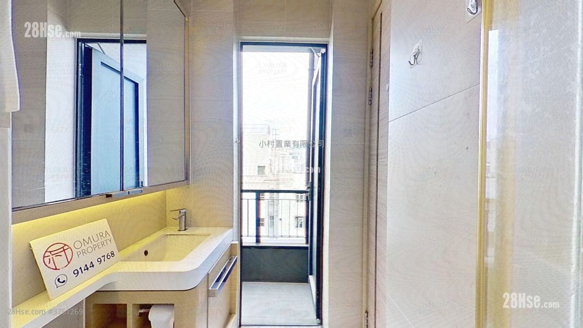 bathroom: Edition 178 Sell Studio , 1 Bathroom 312 ft²