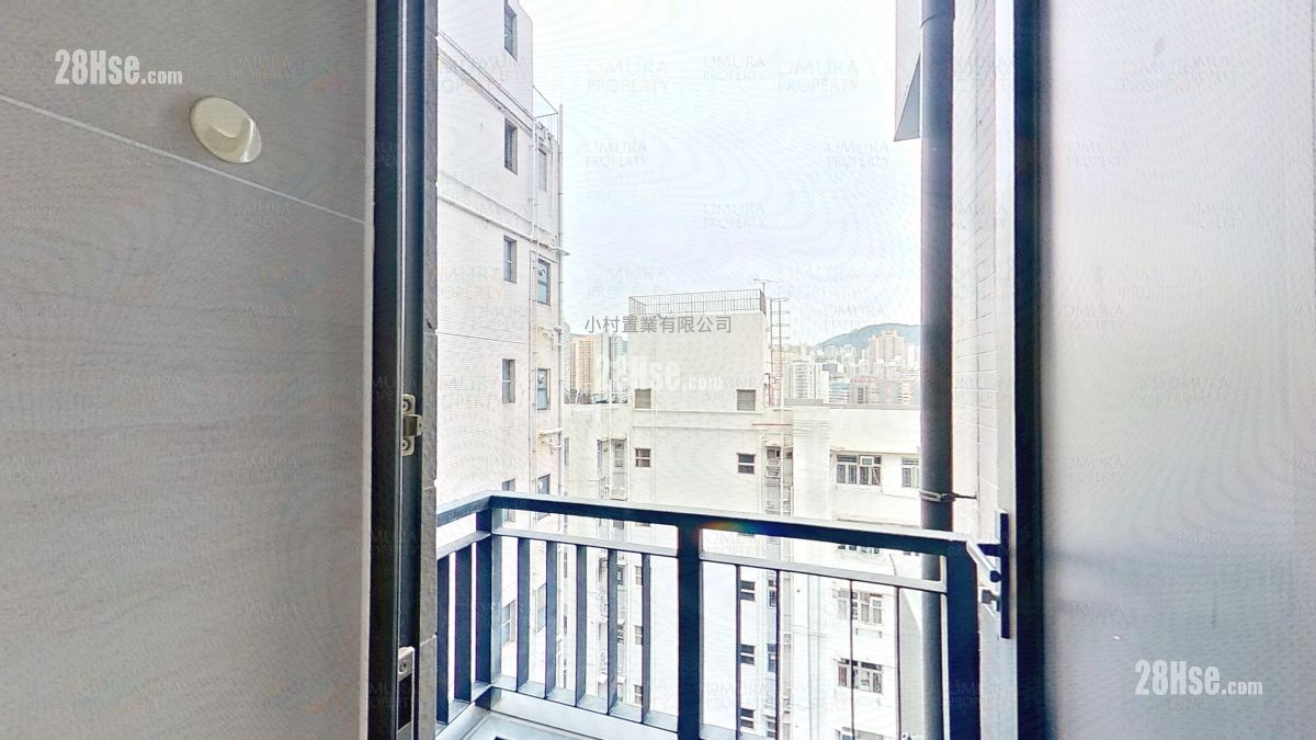 balcony: Edition 178 Sell Studio , 1 Bathroom 312 ft²