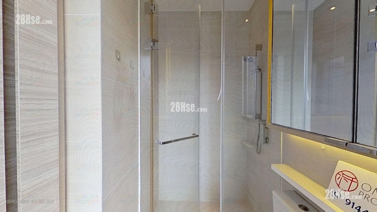 bathroom: Edition 178 Sell Studio , 1 Bathroom 312 ft²