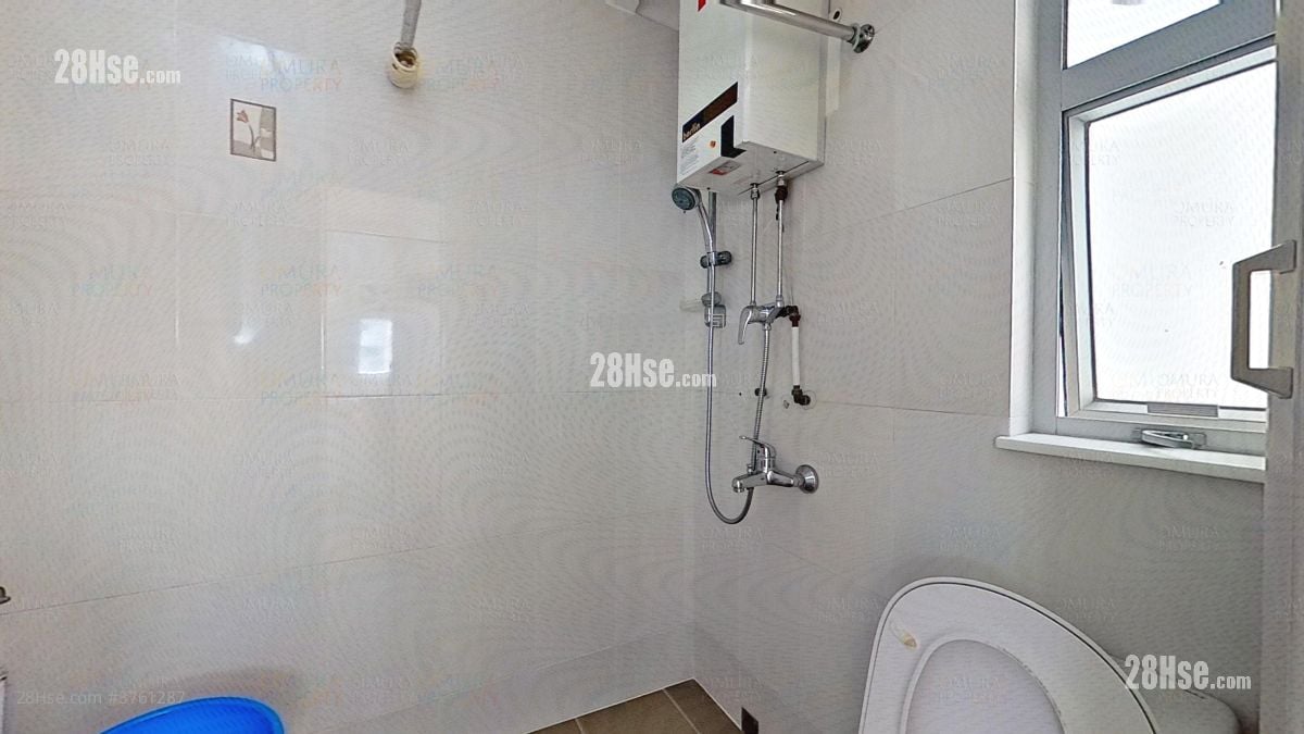 浴室: 富景阁 售盘 开放式间隔 , 1 浴室 198 平方尺