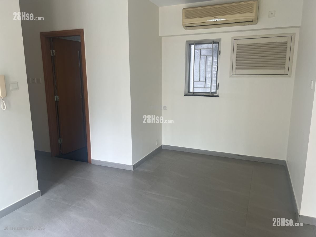 Yoho Town Sell 2 Bedrooms 463 ft²