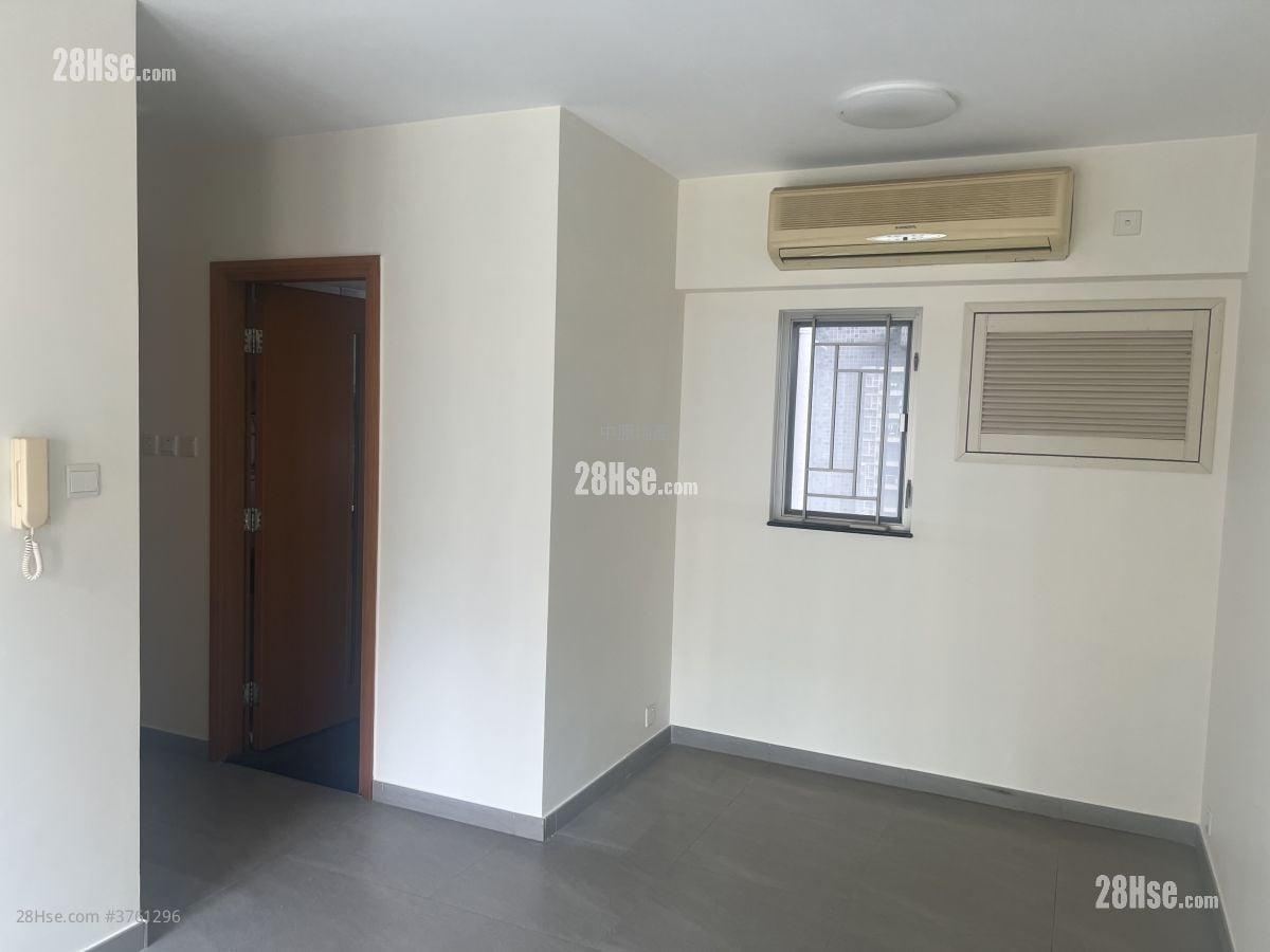 Yoho Town Sell 2 Bedrooms 463 ft²