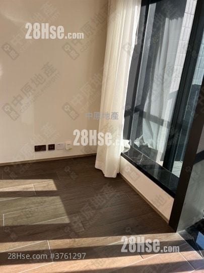 The Consonance Sell Studio 200 ft²