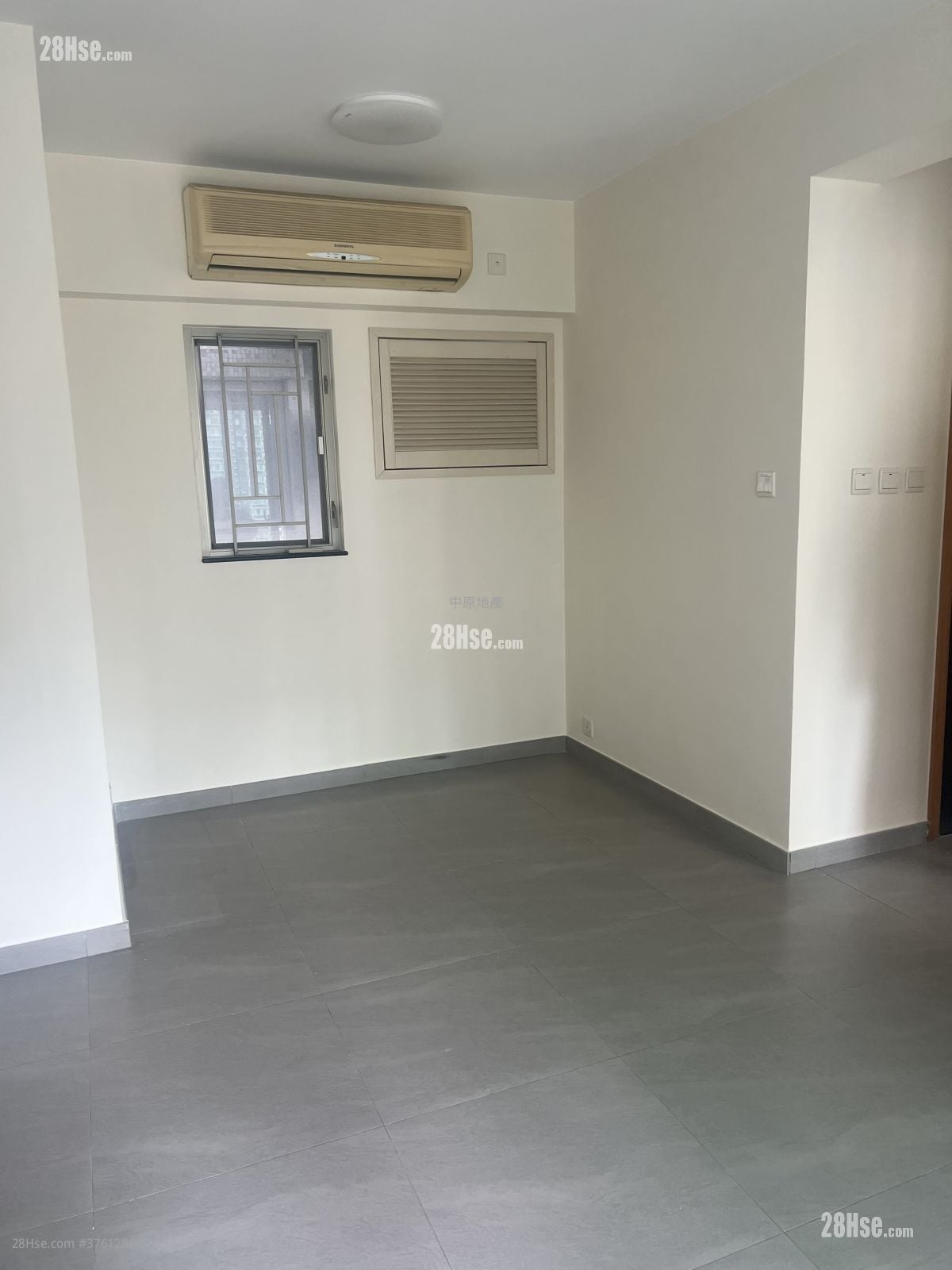 Yoho Town Sell 2 Bedrooms 463 ft²