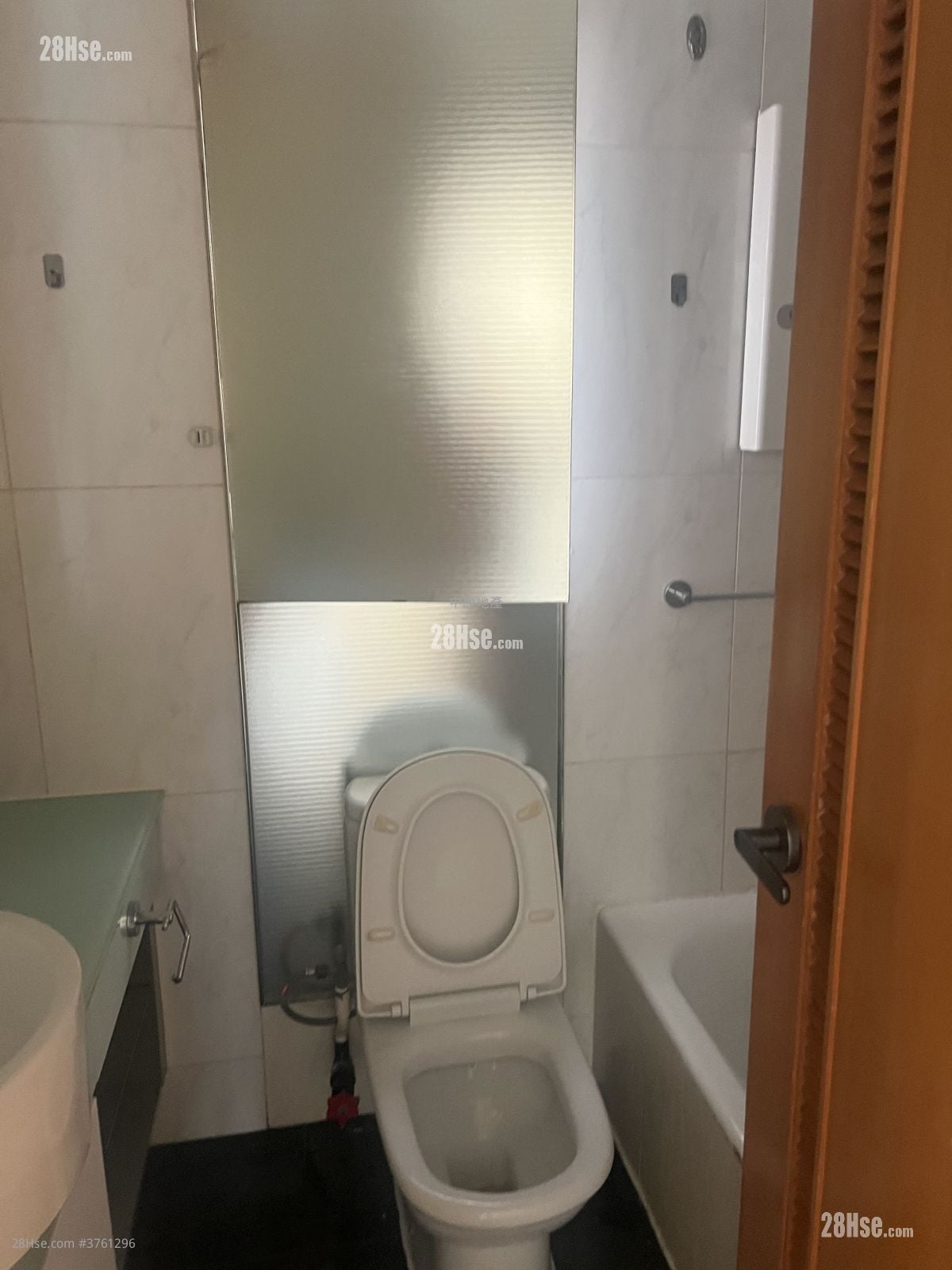 Yoho Town Sell 2 Bedrooms 463 ft²