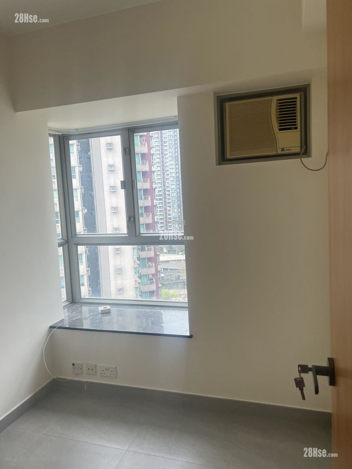 Yoho Town Sell 2 Bedrooms 463 ft²