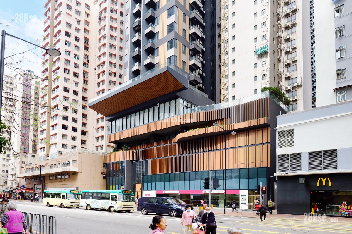 main door: Edition 178 Sell Studio , 1 Bathroom 312 ft²