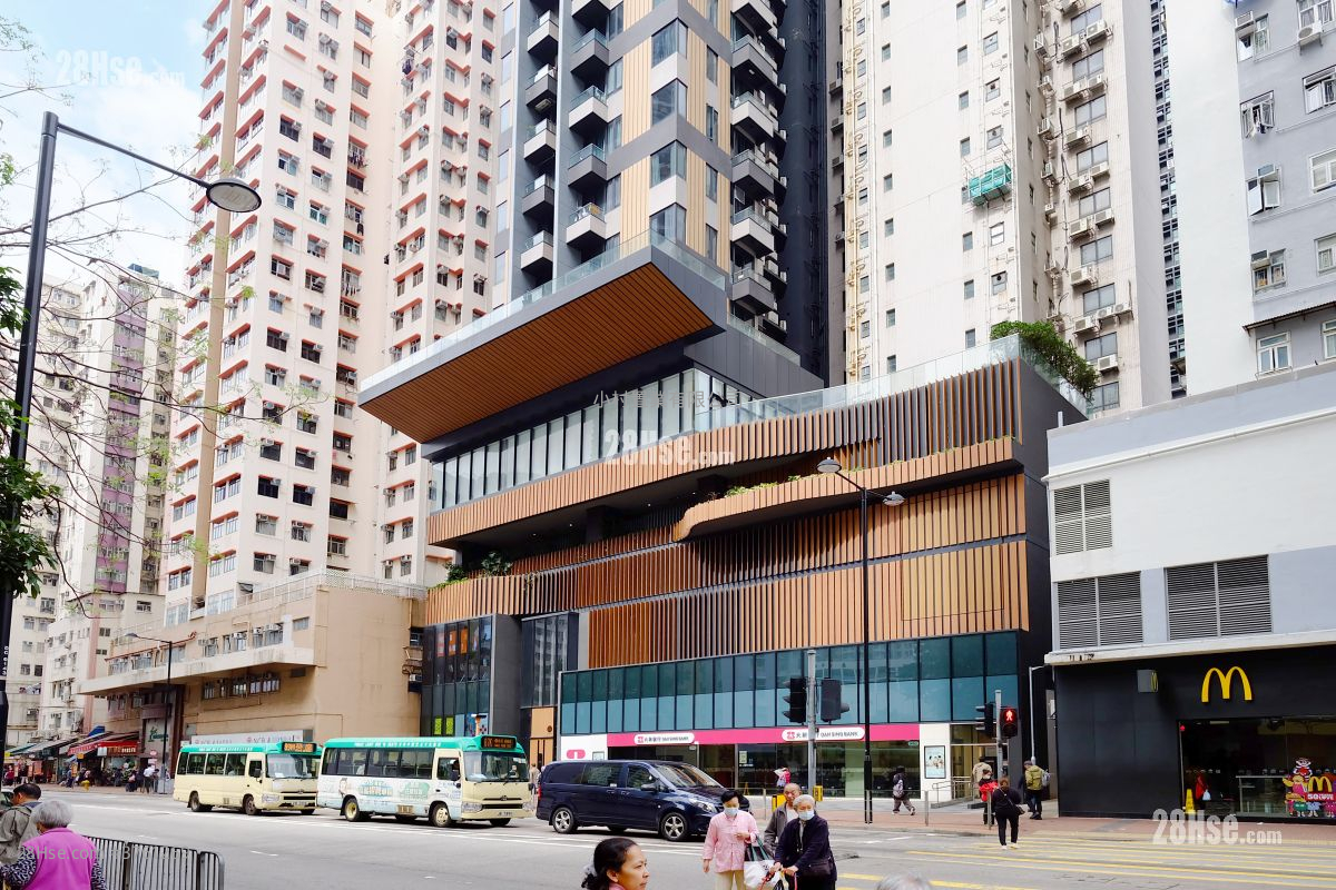 main door: Edition 178 Sell Studio , 1 Bathroom 312 ft²